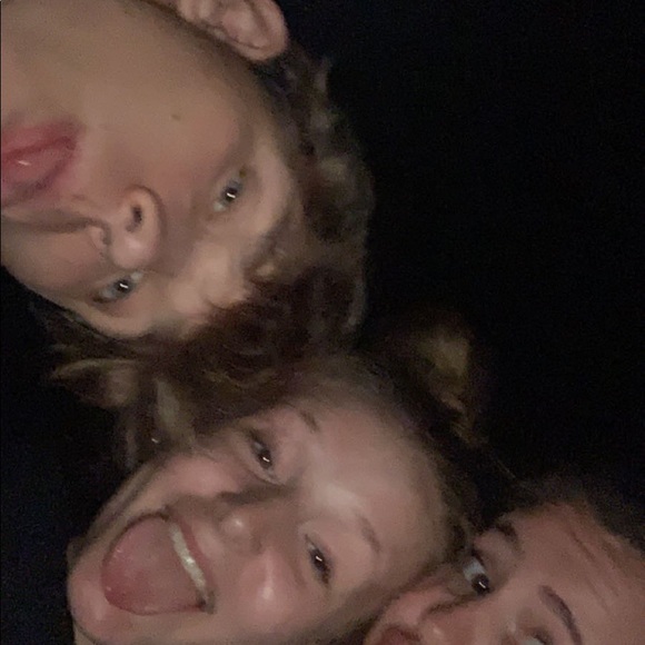 Meet your Posher, Megan - Picture 2 of 4